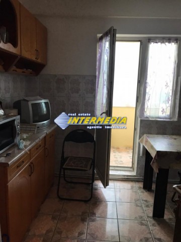 apartament-cu-3-camere-decomandat-de-inchiriat-alba-iulia-zona-cetate-mercur-1