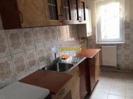 apartament-de-inchiriat-2-camere-zona-cetate-3