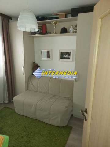 apartament-3-camere-decomandat-finisat-si-mobilat-etaj-2-zona-cetate-3