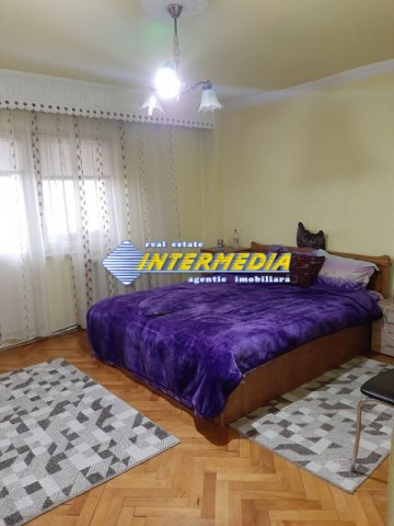 apartament-2-camere-decomandat-de-vanzare-etaj-1-zona-sub-stadion-0