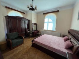 central-z-praga-parter-la-casa-cu-curte-150mp-la-500euluna-6