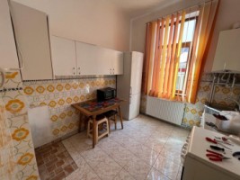 central-z-praga-parter-la-casa-cu-curte-150mp-la-500euluna-7