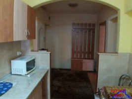 inchiriez-apartament-2-camere-decomandat-renovatzona-valea-aurie-4