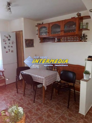 apartament-2-camere-de-vanzare-etaj-intermediar-zona-cetate-piata-1
