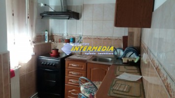 apartament-cu-3-camere-living-si-garaj-de-vanzare-2