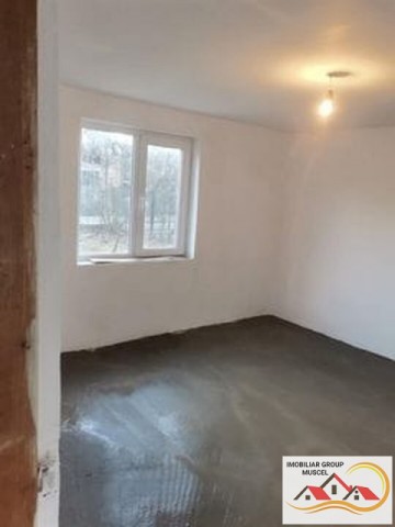 casa-3-camere-teren-1400-mp-in-vladesti-arges-pret-25000-euro-6