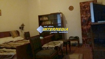 casa-6-camere-si-3000-mp-teren-de-vanzare-in-ciugud-1
