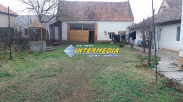 casa-6-camere-si-3000-mp-teren-de-vanzare-in-ciugud-3