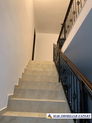 nou-vila-6-camere-teren-1300-mp-campulung-43