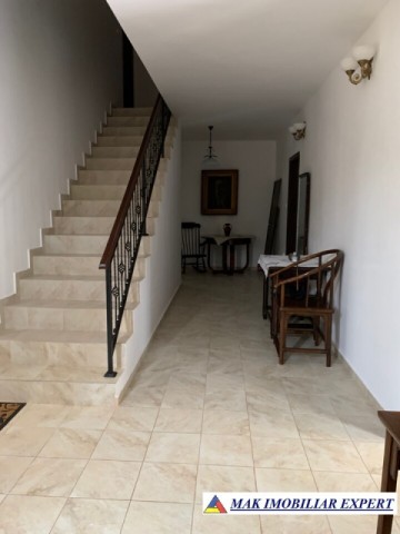 nou-vila-6-camere-teren-1300-mp-campulung-44