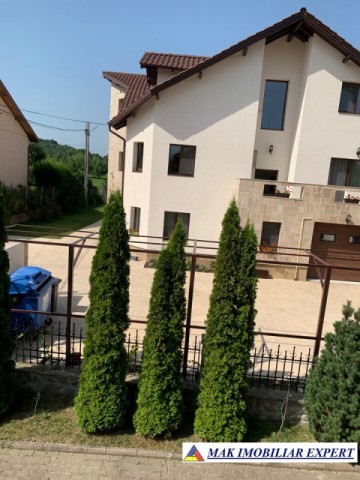 nou-vila-6-camere-teren-1300-mp-campulung-65
