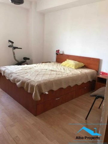 apartament-3-camere-mobilat-zona-centru-4
