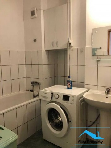 apartament-3-camere-mobilat-zona-centru-7