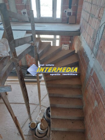 casa-noua-de-vanzare-semifinisata-cetate-13