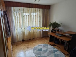 apartament-3-camere-decomandat-de-vanzare-alba-iulia-centru-5