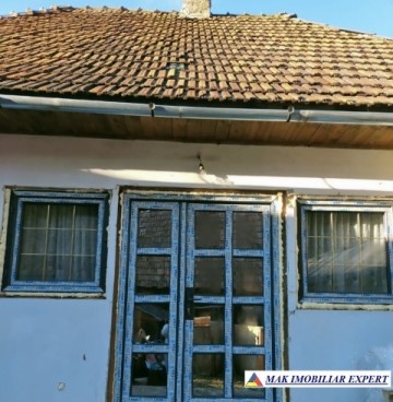 casa-3-camere-teren-3300-mp-de-vanzare-in-avram-iancu-alba-ideala-pentru-locuinta-rurala-1