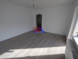 vand-apartament-2-camere-recent-renovatzona-mihai-viteazul-1