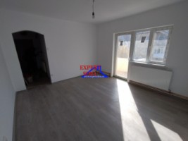 vand-apartament-2-camere-recent-renovatzona-mihai-viteazul-2