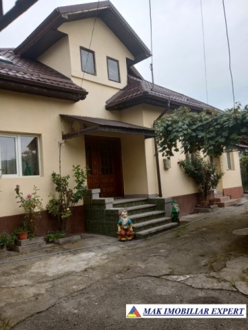 urgent-gospodarie-2-corpuri-casa-4-camere-teren-165-mp-campulung