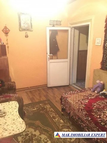urgent-gospodarie-2-corpuri-casa-4-camere-teren-165-mp-campulung-3