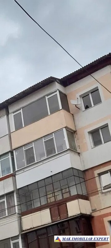 apartament-3-camere-cf-1-et-44-campulung-1