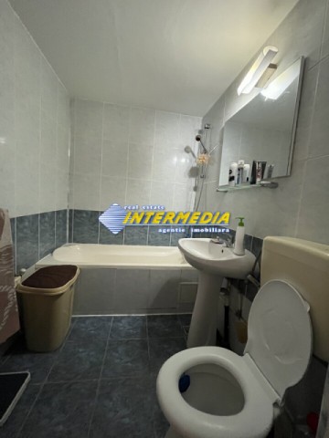 2-camere-de-inchiriat-in-alba-iulia-etaj-1-mobilat-si-utilat-complet-zona-ampoi-3-8