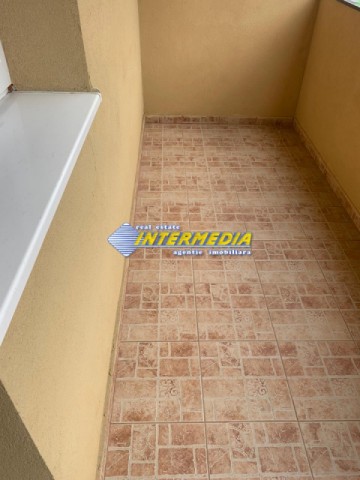 garsoniera-noua-de-inchiriat-in-centru-etaj-1-alba-iulia-230-euro-mobilata-si-utilata-6
