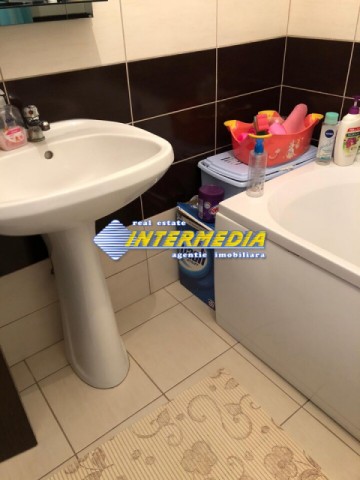 vanzare-apartament-2-camere-decomandate-in-alba-iulia-zona-cetate-mobilat-si-utilat-complet-si-loc-parcare-11
