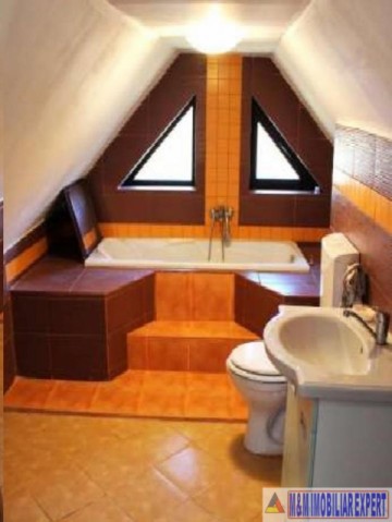 vila-8-camere-teren-2150-mp-de-vanzare-in-podul-dambovitei-arges-28