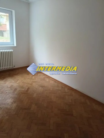 apartament-cu-3-camere-de-vanzare-in-cetate-zona-bulevard-bloc-de-caramida-5