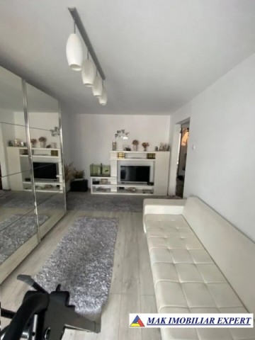 rezervat-de-preluat-cu-chirias-apartament-de-vanzare-3-camere-confort-1-etaj-2-din-4-grui-campulung-muscel-arges