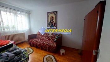 apartament-cu-2-camere-de-vanzare-cetate-etaj-intermediar-3