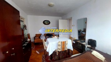 apartament-cu-2-camere-de-vanzare-cetate-etaj-intermediar-2