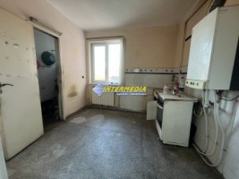 de-vanzare-apartament-cu-3-camere-decomandat-garaj-si-teren-aferent-75-mp-etaj-1-zona-centru-11