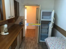 de-vanzare-apartament-decomandat-3-camere-in-cetate-zona-piata-alba-iulia