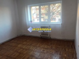 apartament-2-camere-decomandat-etaj-1-zona-ampoi-3-7