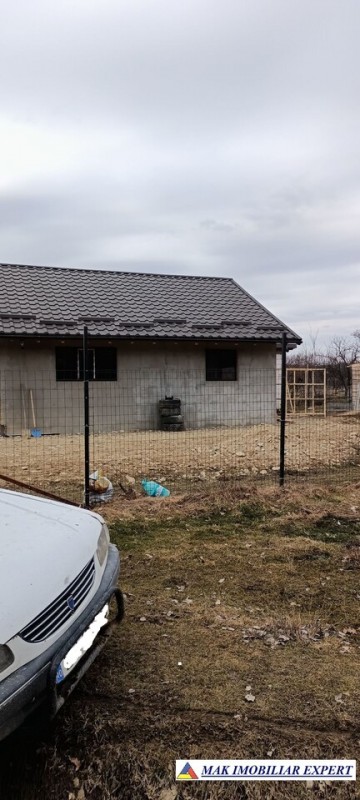 teren-intravilan-2300-mp-de-vanzare-stalpeni-arges-4