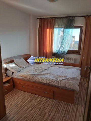 apartament-4-camere-decomandat-de-vanzare-cetate-mercur-4