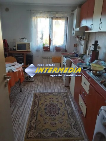 apartament-4-camere-decomandat-de-vanzare-cetate-mercur-6