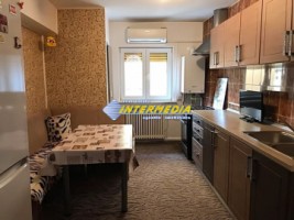apartament-3-camere-decomandat-de-vanzare-cetate-zona-mercur-2