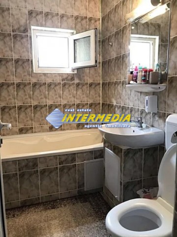 apartament-3-camere-decomandat-de-vanzare-cetate-zona-mercur-6