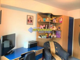 apartament-3-camere-decomandat-de-vanzare-cetate-zona-mercur-8