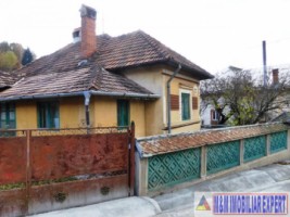 casa-de-vanzare-4-camere-teren-1400-mp-voinesti-leresti-arges