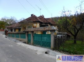 casa-de-vanzare-4-camere-teren-1400-mp-voinesti-leresti-arges-2