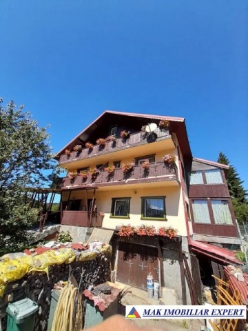 vila-9-camere-teren-1000-mp-de-vanzare-in-predeal-brasov-ideala-pentru-turism-sau-locuinta-de-familie-1