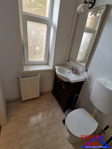 inchiriez-apartament-2-camere-la-casa-renovat-zona-lupeni-7