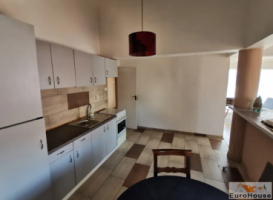 apartament-3-camere-de-inchiriat-cu-scara-interioara-2