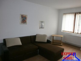 inchiriez-apartament-3-camere-decomandat-zona-centrala-0