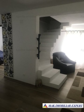 vand-vila-4-camere-cu-teren-4400-mp-in-vladesti-arges-9