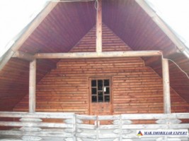 casa-vacanta-9-camere-teren-5500-mp-vladesti-6